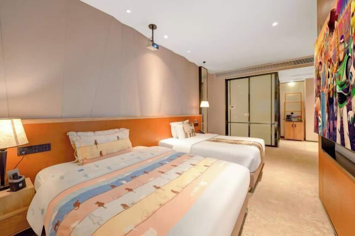 Minibar, in-room safe, desk, blackout curtains