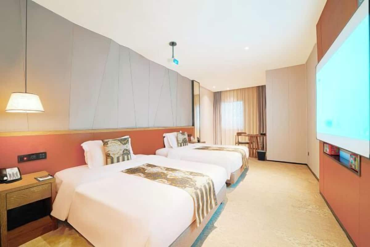 Minibar, in-room safe, desk, blackout curtains