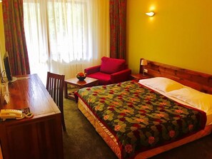 Minibar, bureau, fer et planche à repasser, Wi-Fi gratuit