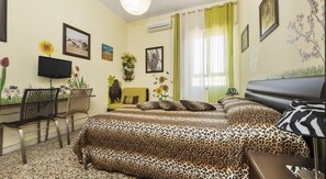Habitació doble estàndard (Natura) | Roba de llit d'alta qualitat, cobrellits i escriptori 