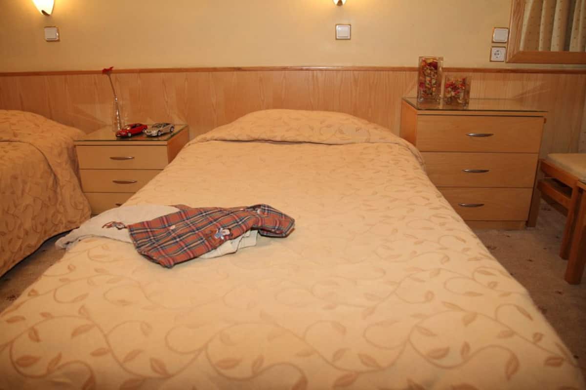 Minibar, in-room safe, iron/ironing board (on request), WiFi (free)