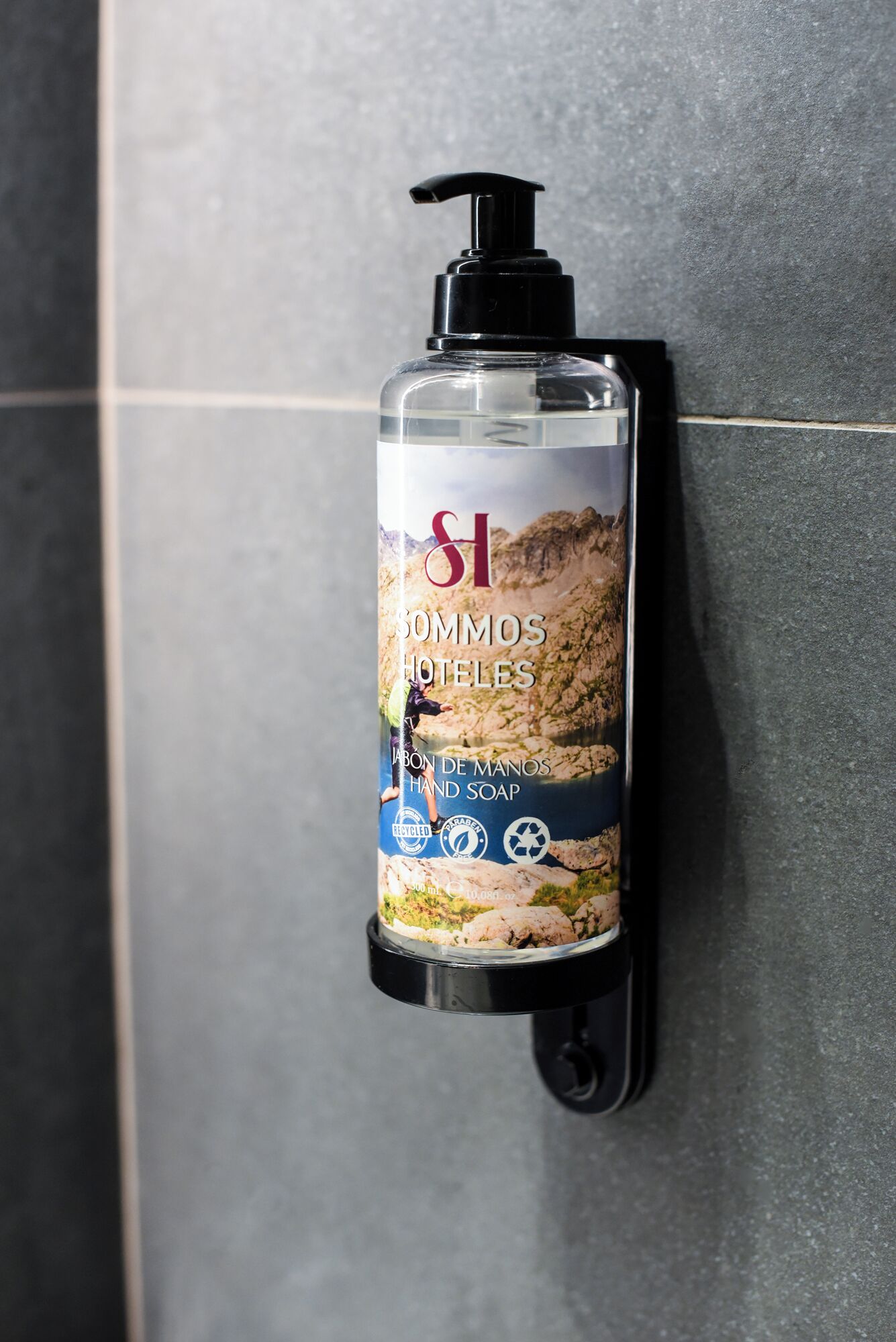 shower, free toiletries, hair dryer, bidet