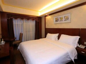 Dobbeltrom – deluxe | Skrivebord, blendingsgardiner, strykejern/-brett og wi-fi (inkludert)