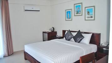 Free WiFi, bed sheets