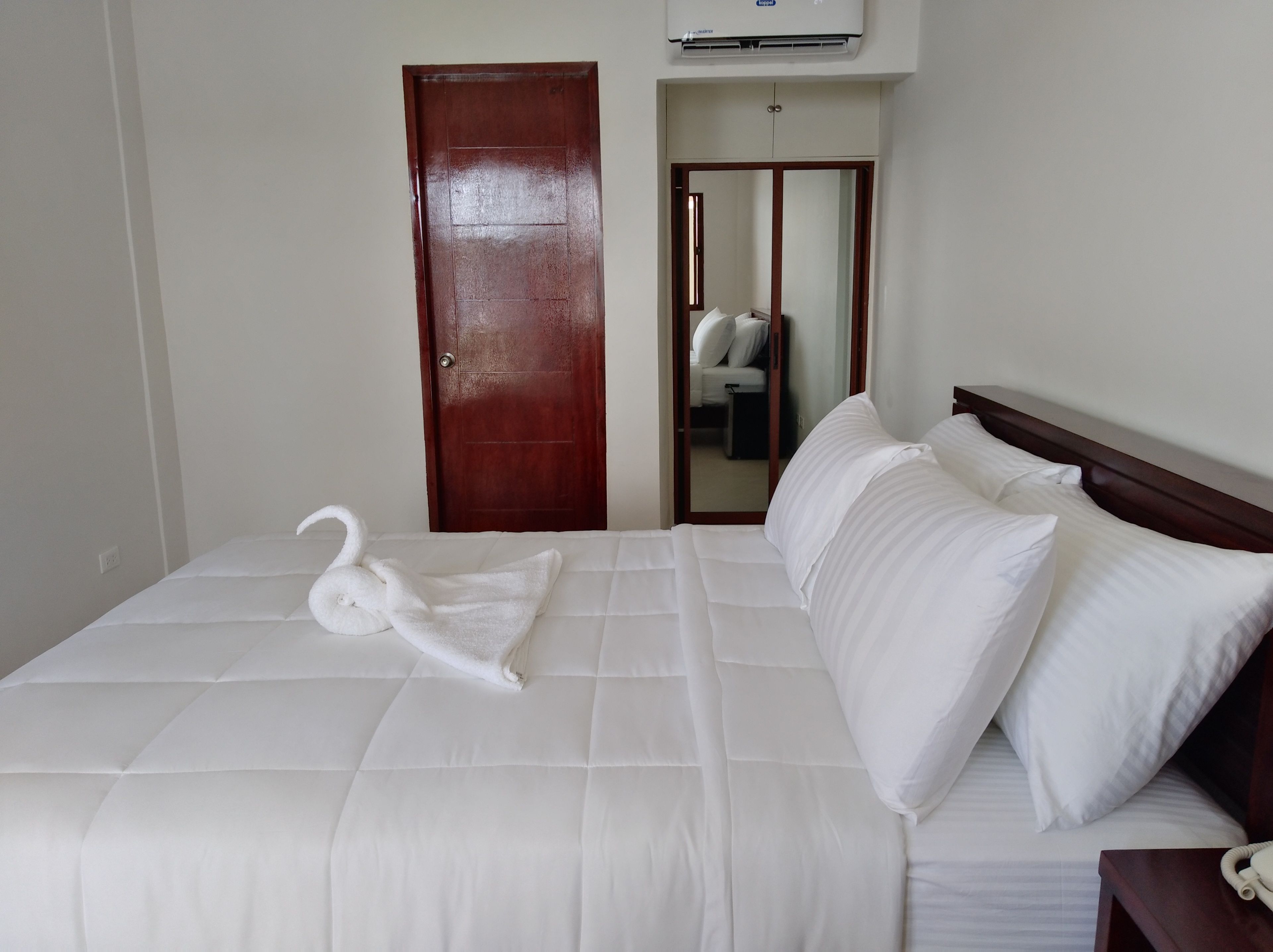 superior room, 1 queen bed, non smoking, ocean view | free wifi, bed sheets