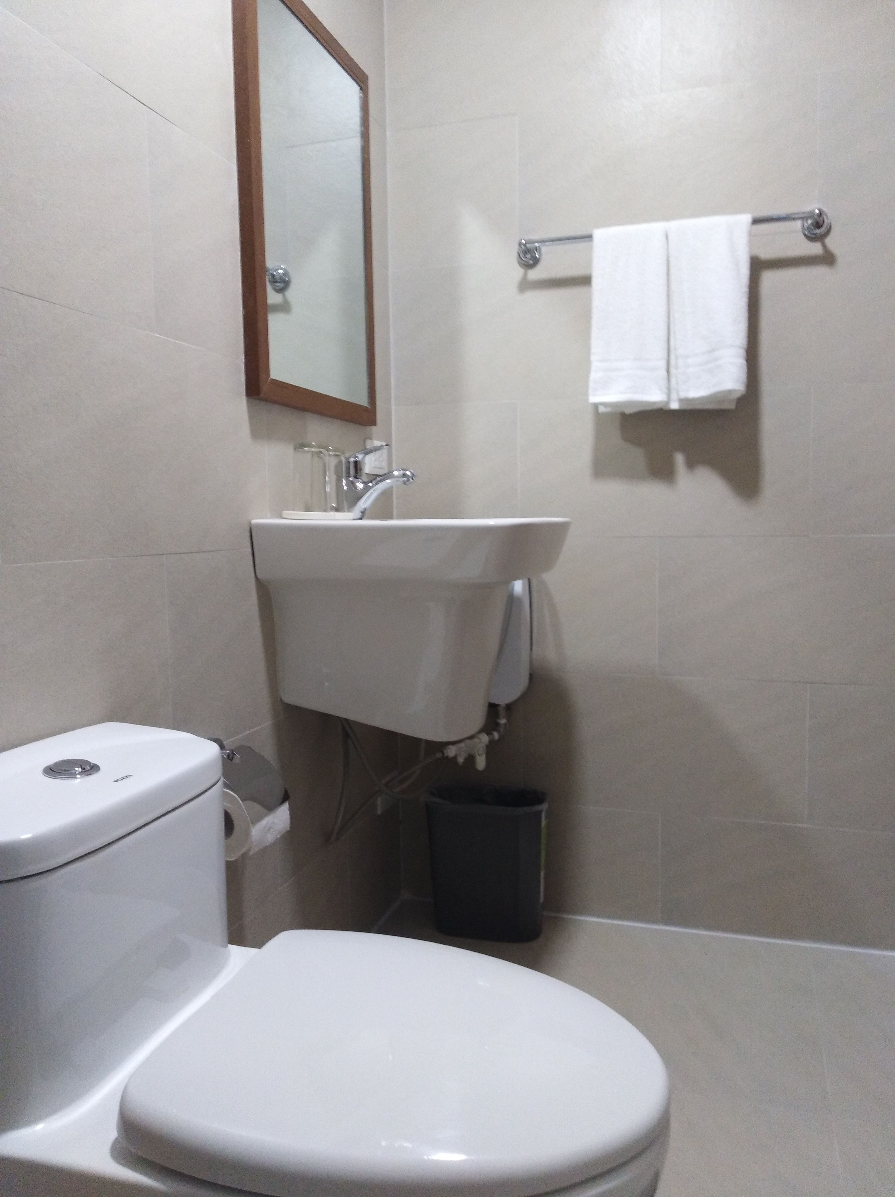 superior room, 1 queen bed, non smoking, ocean view | bathroom | shower, free toiletries, hair dryer, slippers