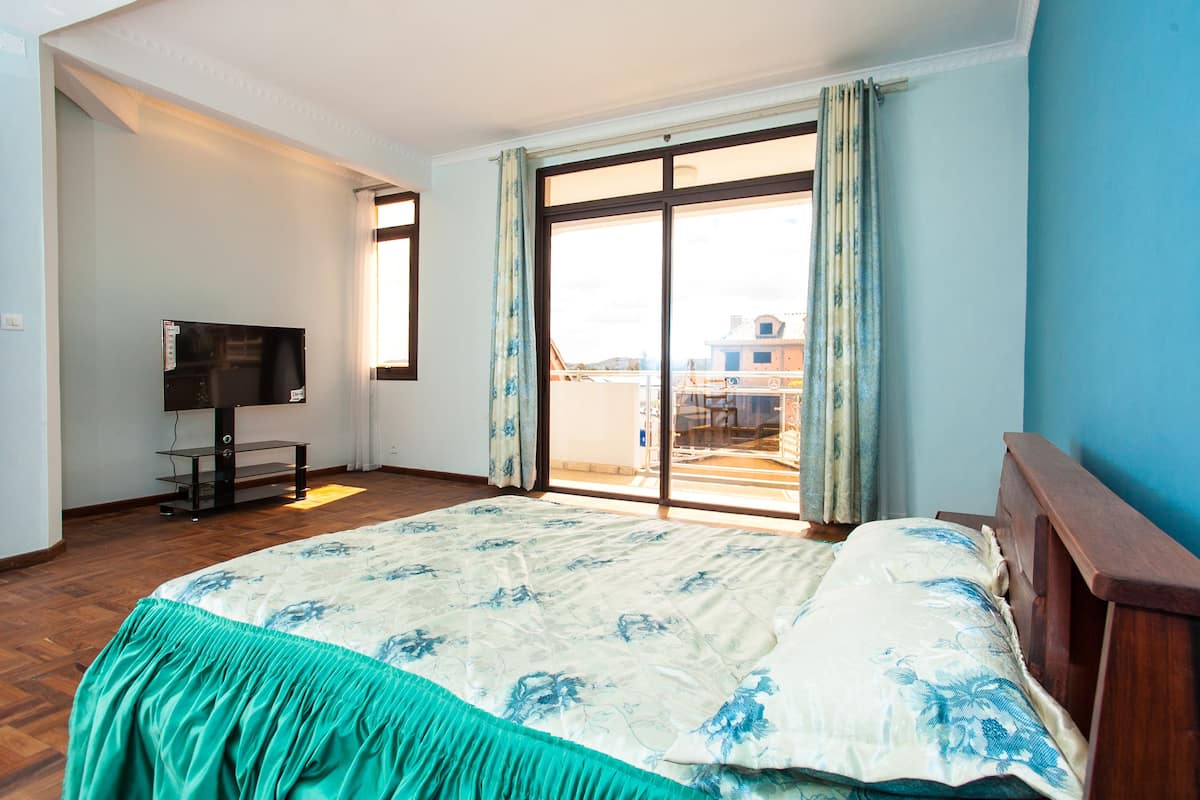 Suite, 2 Bedrooms | Iron/ironing board, rollaway beds, WiFi, bed sheets