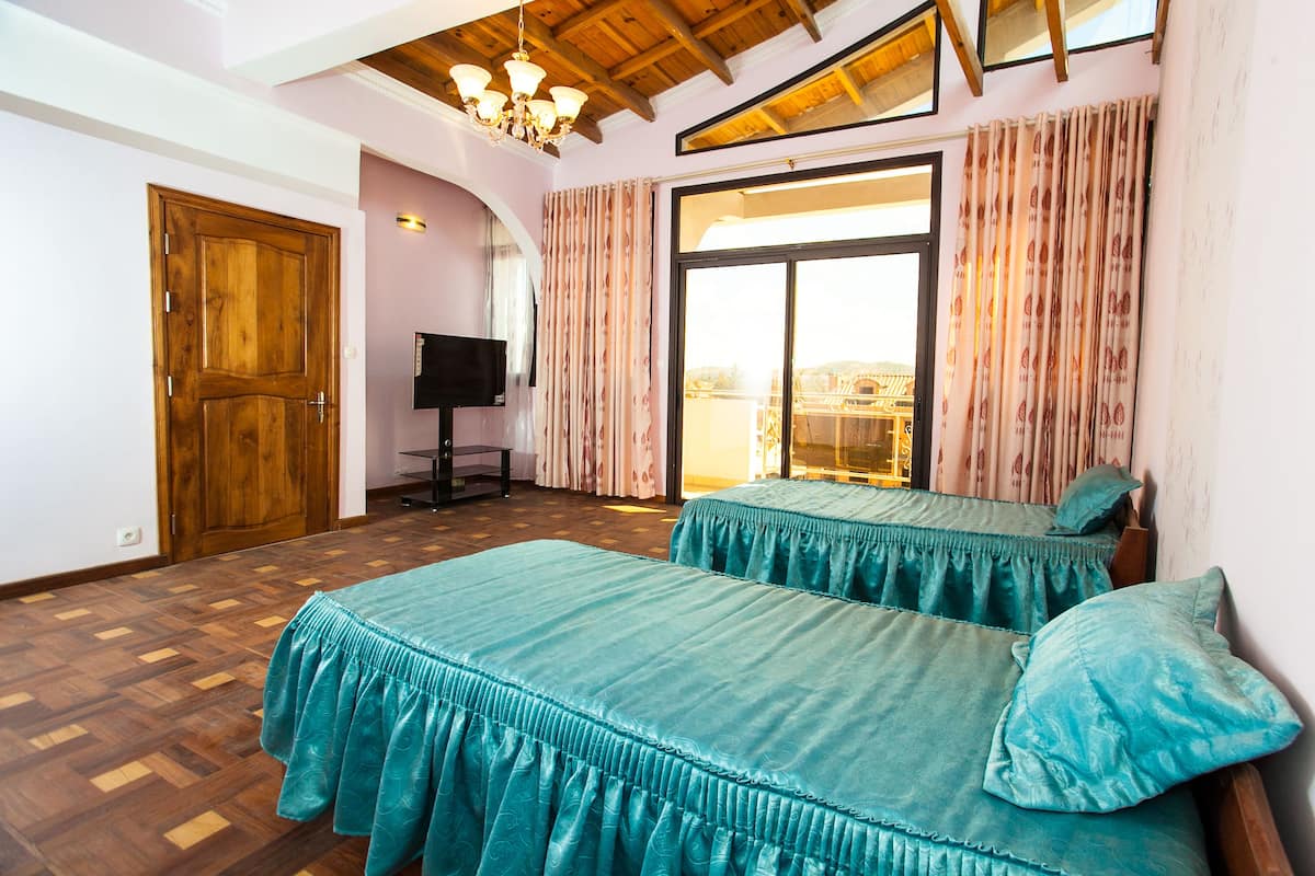 Apartment | Iron/ironing board, rollaway beds, WiFi, bed sheets