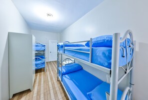 经济四人房, 男士专用房 | 隔音、免费 WiFi、床单
