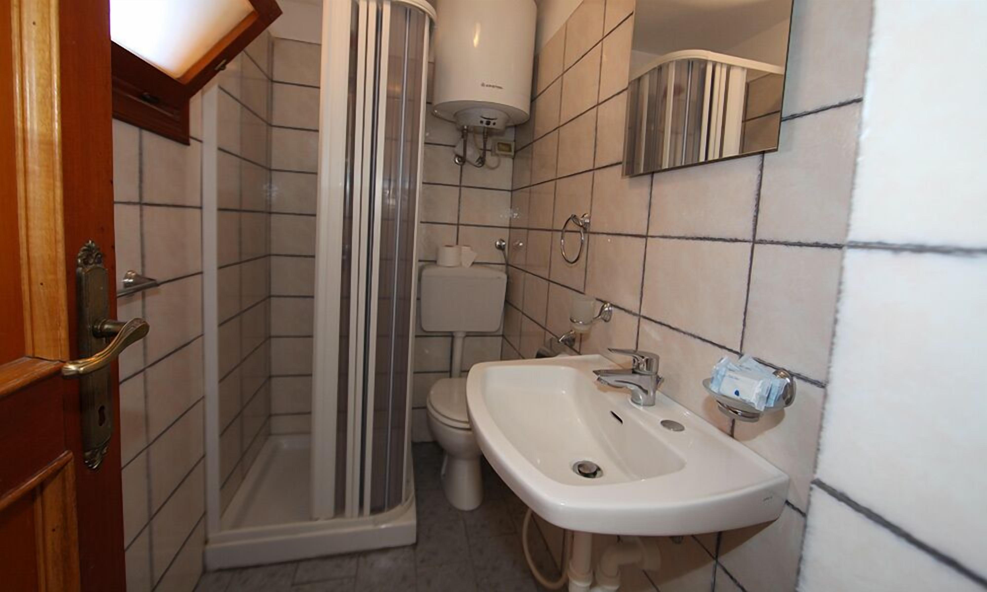 double room, balcony | bathroom | shower, free toiletries, hair dryer, towels