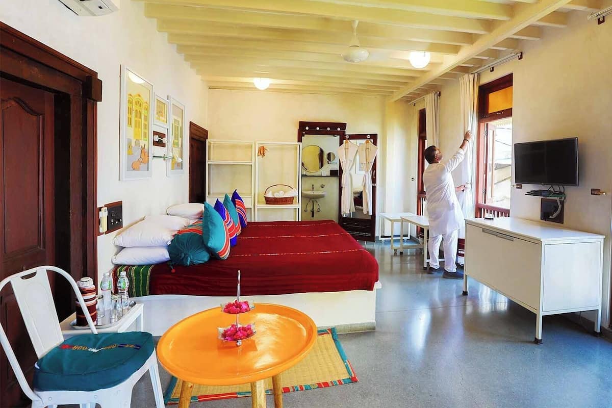 WHC Contemporary Heritage Classic Room | Minibar, in-room safe, desk, free rollaway beds