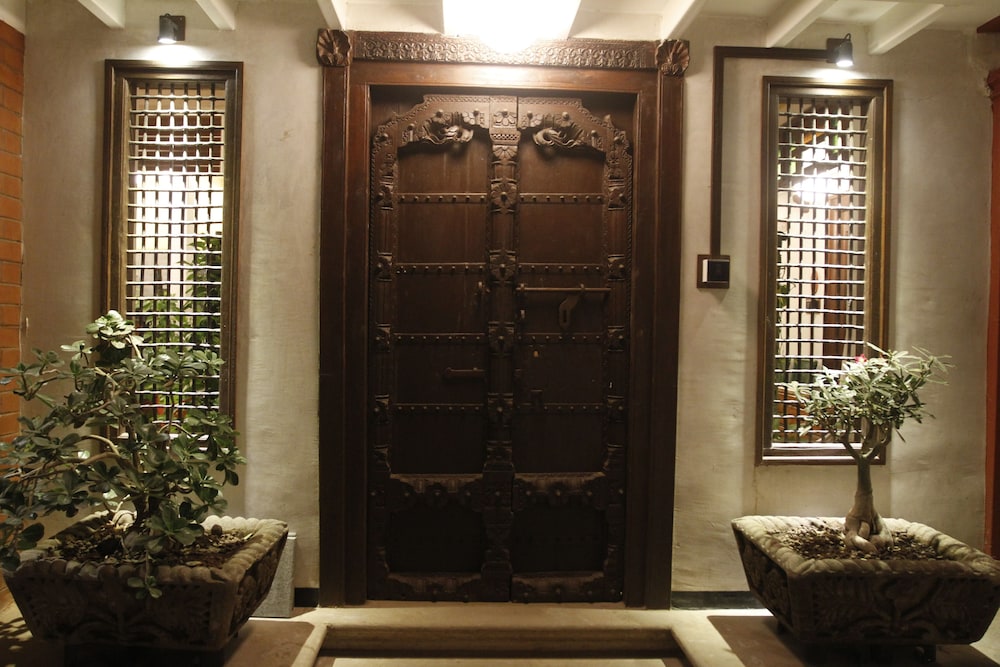 The House of MG by null