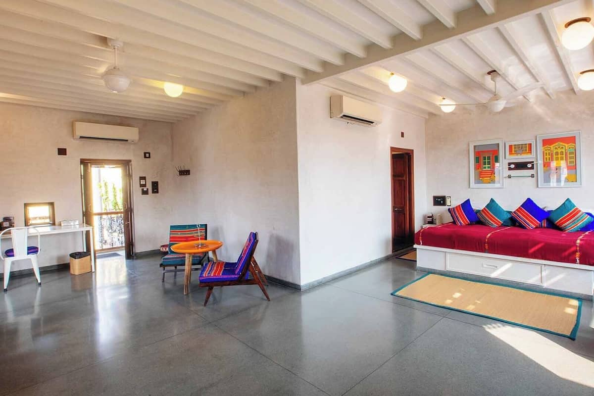 WHC Contemporary Heritage Penthouse Suite | Minibar, in-room safe, desk, free rollaway beds