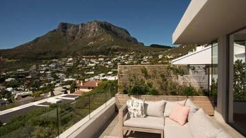 Luxury Villa, 5 Bedrooms | Terrace/patio