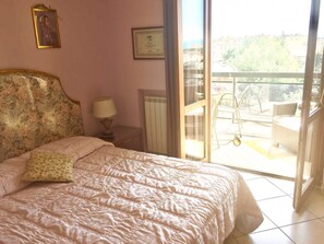 Apartemen, 2 kamar tidur | 2 kamar tidur, setrika/meja setrika, dan Wi-Fi gratis