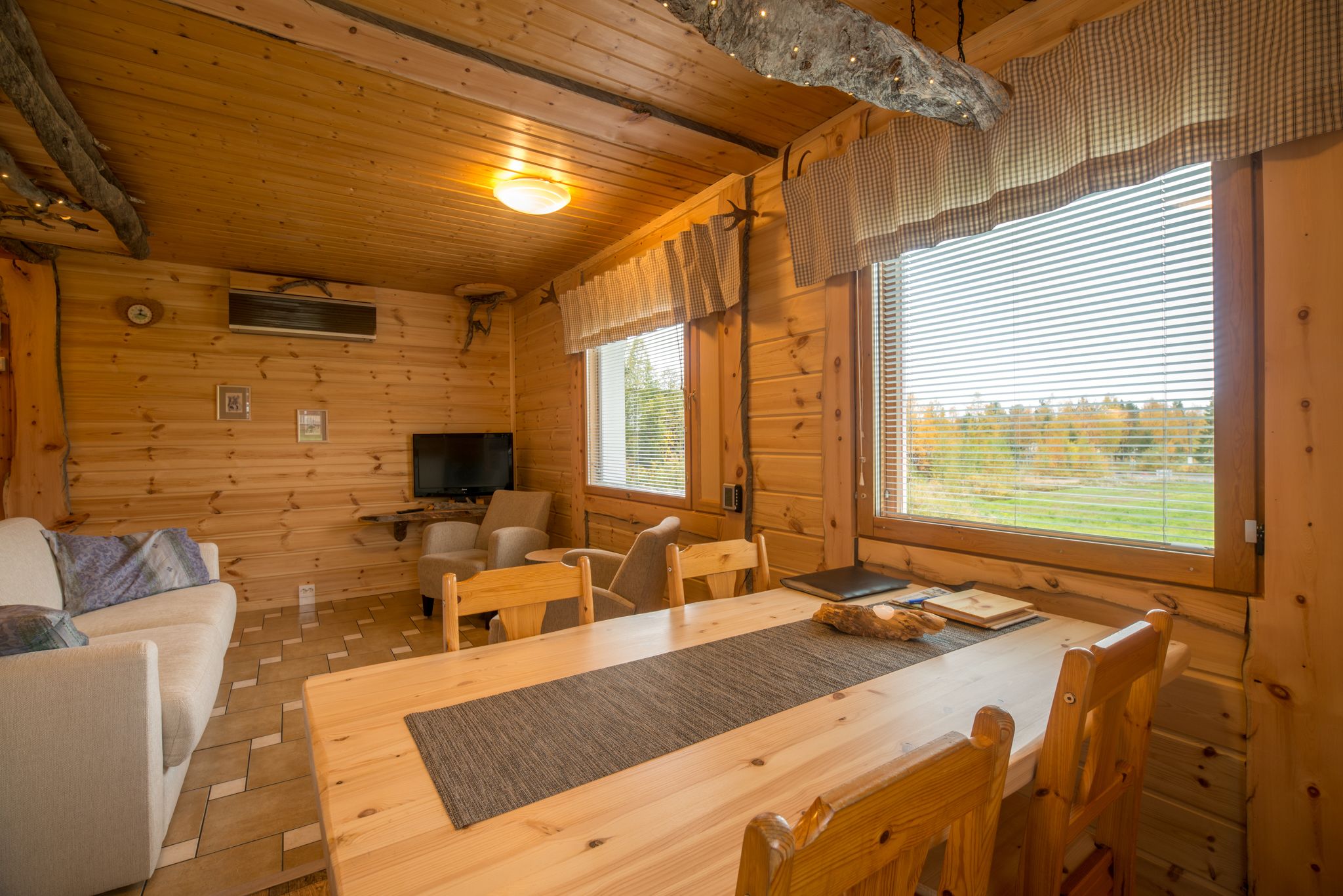 Apartment, 1 Bedroom, Sauna | In-room dining