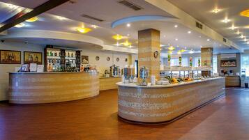 Petit déjeuner buffet compris tous les jours