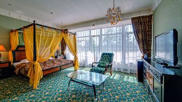 Suite | Minibar, Bügeleisen/Bügelbrett, kostenlose Babybetten, Bettwäsche