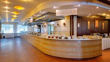 Petit déjeuner buffet compris tous les jours