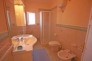 Bathroom - Tusa Gold Sunset by Wonderful Italy (Tusa)