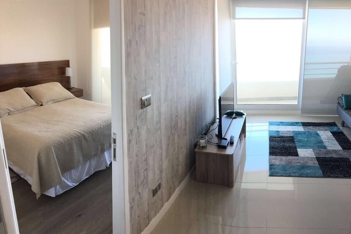 Familienapartment, 2 Schlafzimmer, Meerblick, Meerseite | 1 Schlafzimmer, hochwertige Bettwaren, Bügeleisen/Bügelbrett