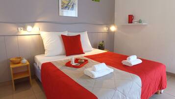 Rideaux occultants, chambres insonorisées, lits bébé (gratuits)