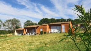 Casa de campo, 3 habitaciones, con acceso para personas discapacitadas (8 Pers) | Terraza o patio