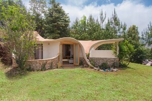 1 treatment room, massages