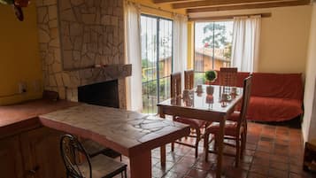 Suite, vista al jardín | Servicio a la habitación