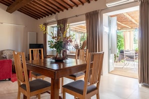 Deluxe Condo, Ensuite (Casetta/Dependance) | Dining - Rinidia Bio (Sovicille)
