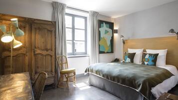 Chambre Deluxe - vue ruelle | Minibar, coffres-forts dans les chambres, décoration personnalisée