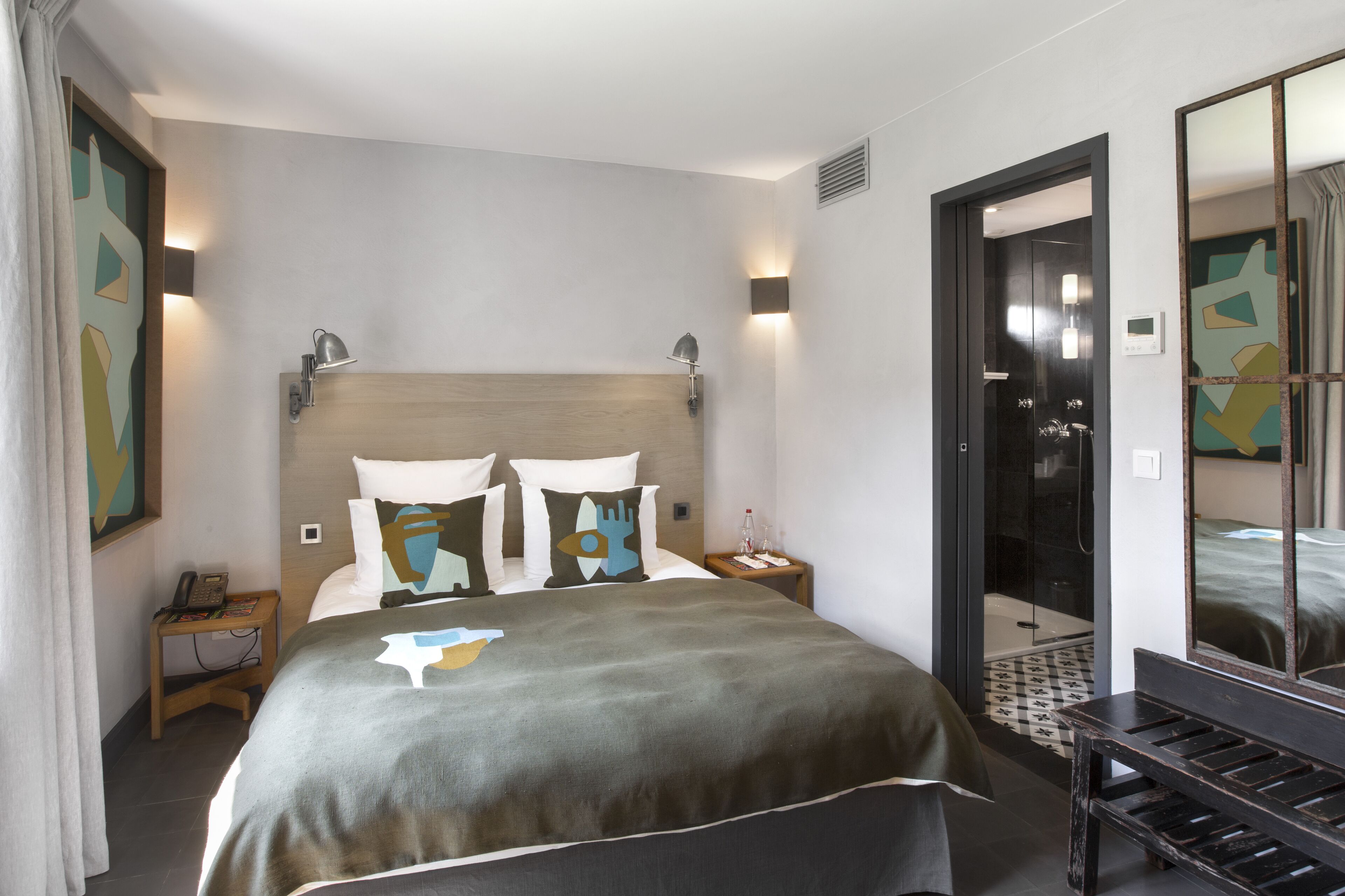 Chambre Deluxe - vue ruelle | Minibar, coffres-forts dans les chambres, décoration personnalisée