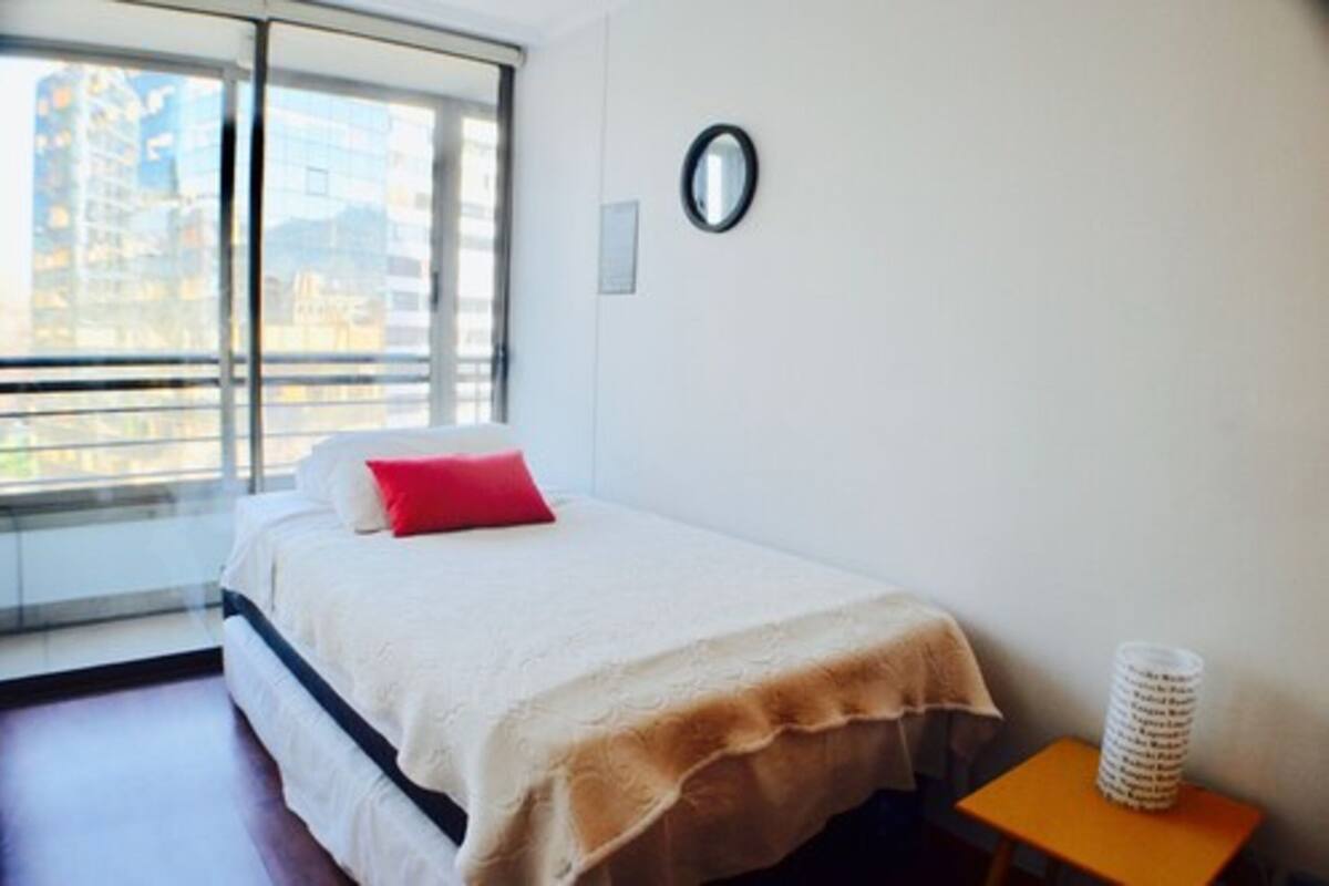 Een kluis op de kamer, een strijkplank/strijkijzer, babybedden (toeslag)