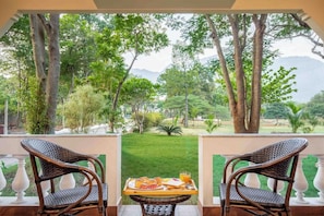 Outdoor dining - Black Thunder (METTUPALAYAM)