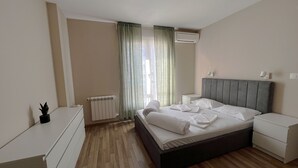 Luxury Apartment, 2 Bedrooms | 1 bedroom, iron/ironing board, free WiFi, individually furnished - Lubata Apartments (Sofia)