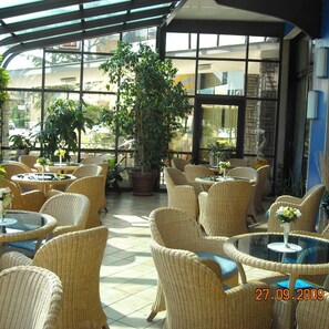 Outdoor dining - Liliana (Andora)