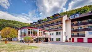 Front of property - Hotel Christel (Heimbuchenthal)