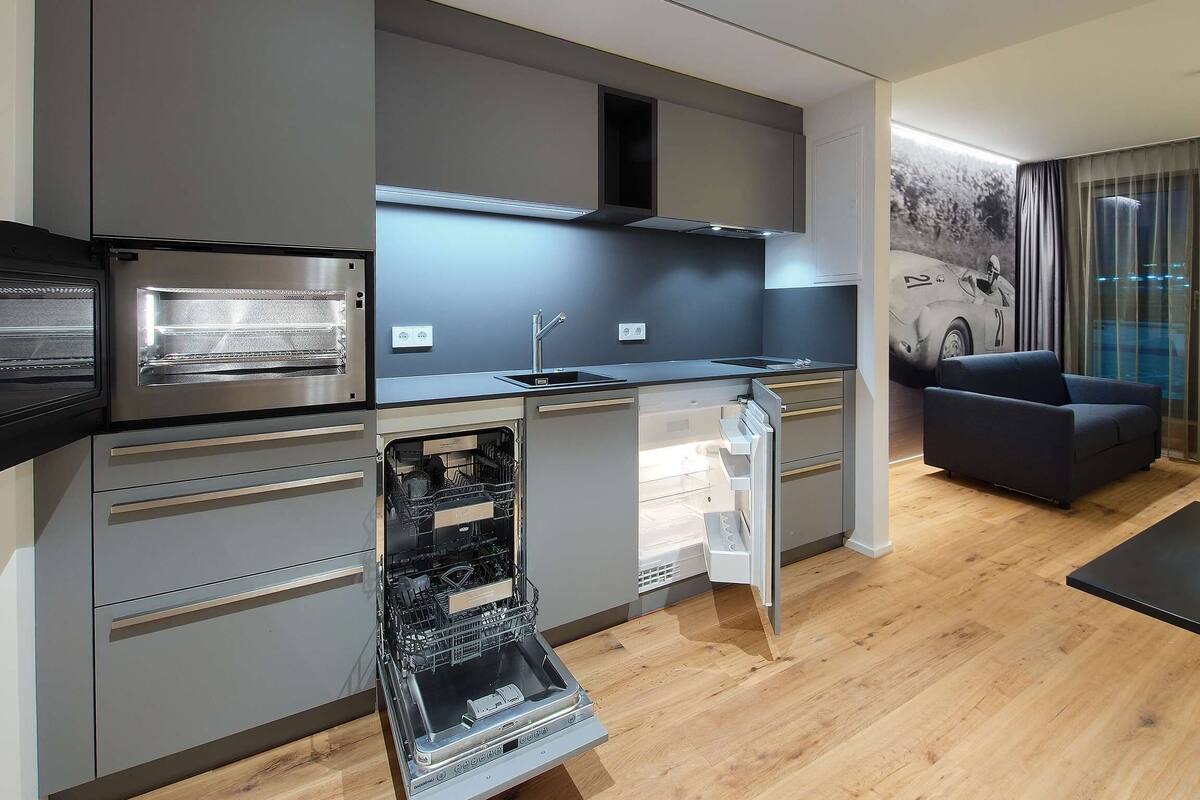 junior suite, 1 double bed, kitchenette | room amenity