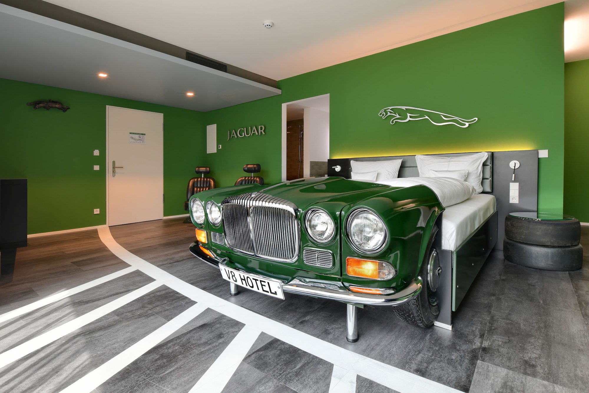 V8 Hotel