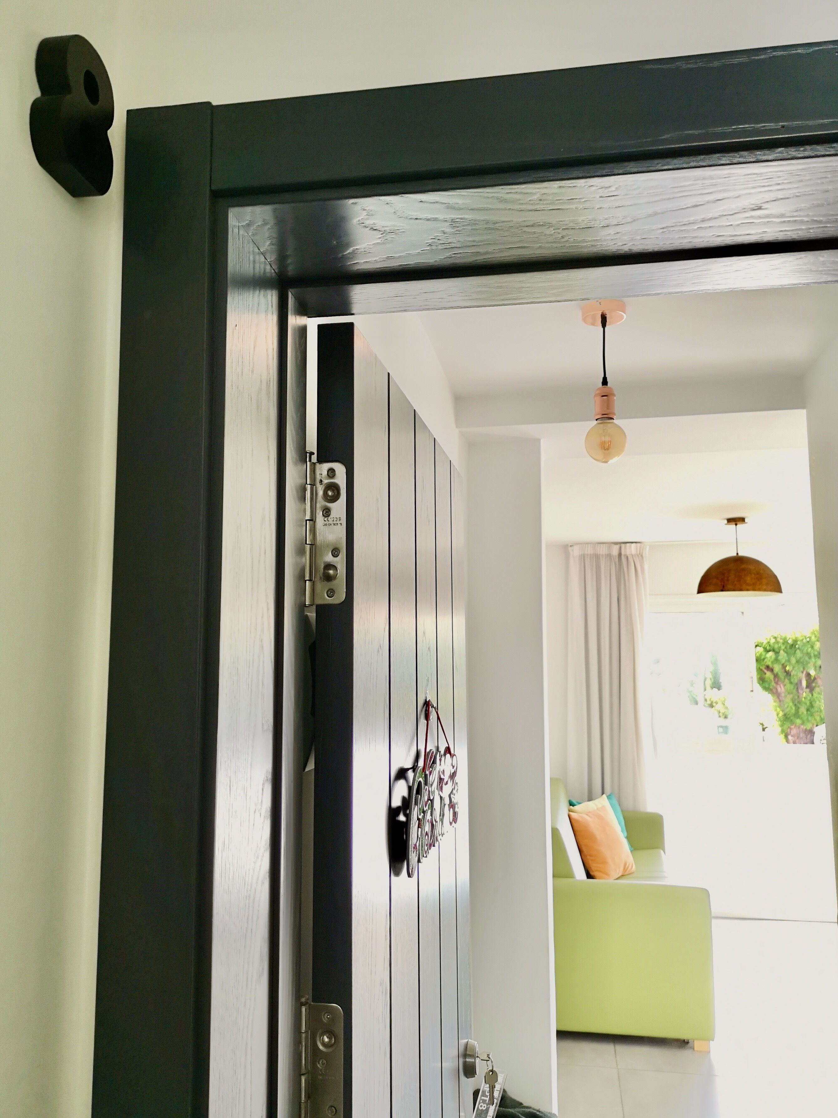 Apartamento superior | Sala de estar | Televisión LCD de 32 pulgadas con canales por satélite, una televisión