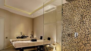 Sauna, hot tub, steam room