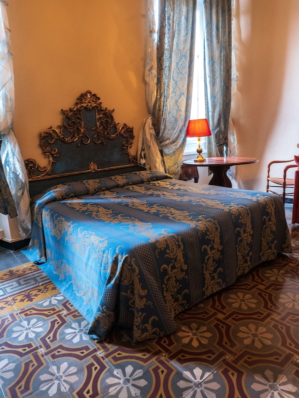 Suíte panorâmica, 2 quartos | Cofres nos quartos, escrivaninha, quartos à prova de som