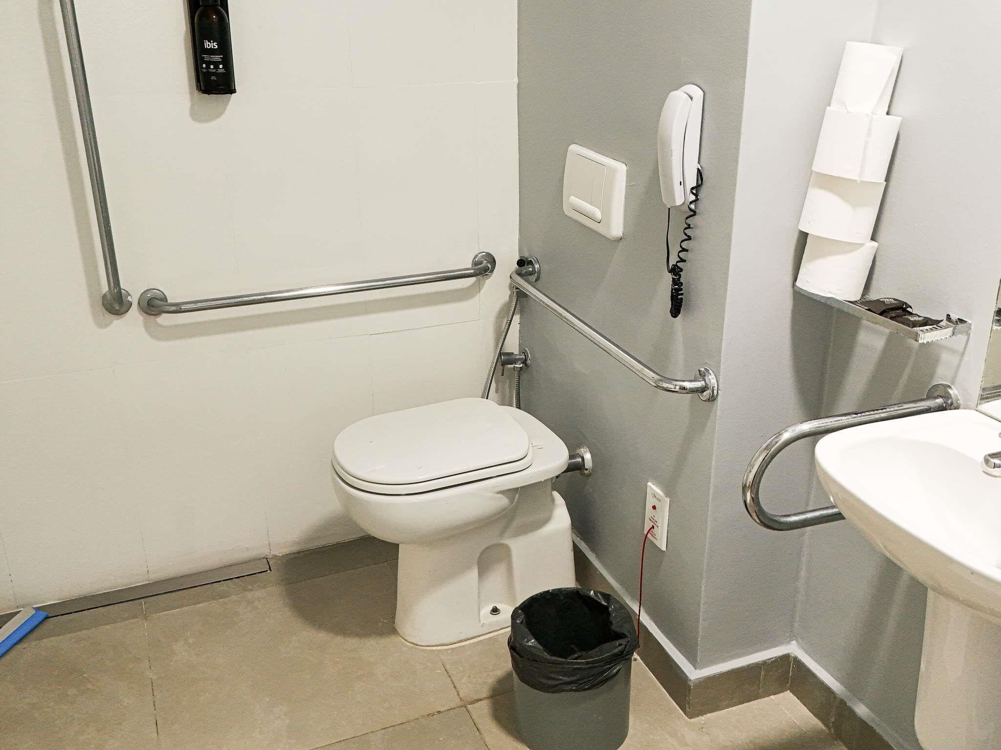 Habitació clàssica, 1 llit doble, accessible | Escriptori, cortines opaques i habitacions insonoritzades 