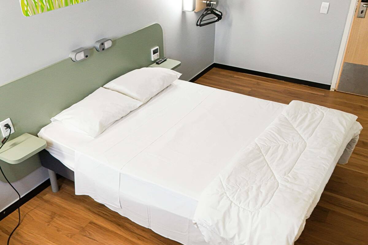 Kamar Klasik, 1 Tempat Tidur Double, akses difabel | Meja kerja, tirai kedap cahaya, kedap suara, dan Wi-Fi gratis