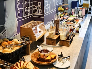 Daily buffet breakfast for a fee