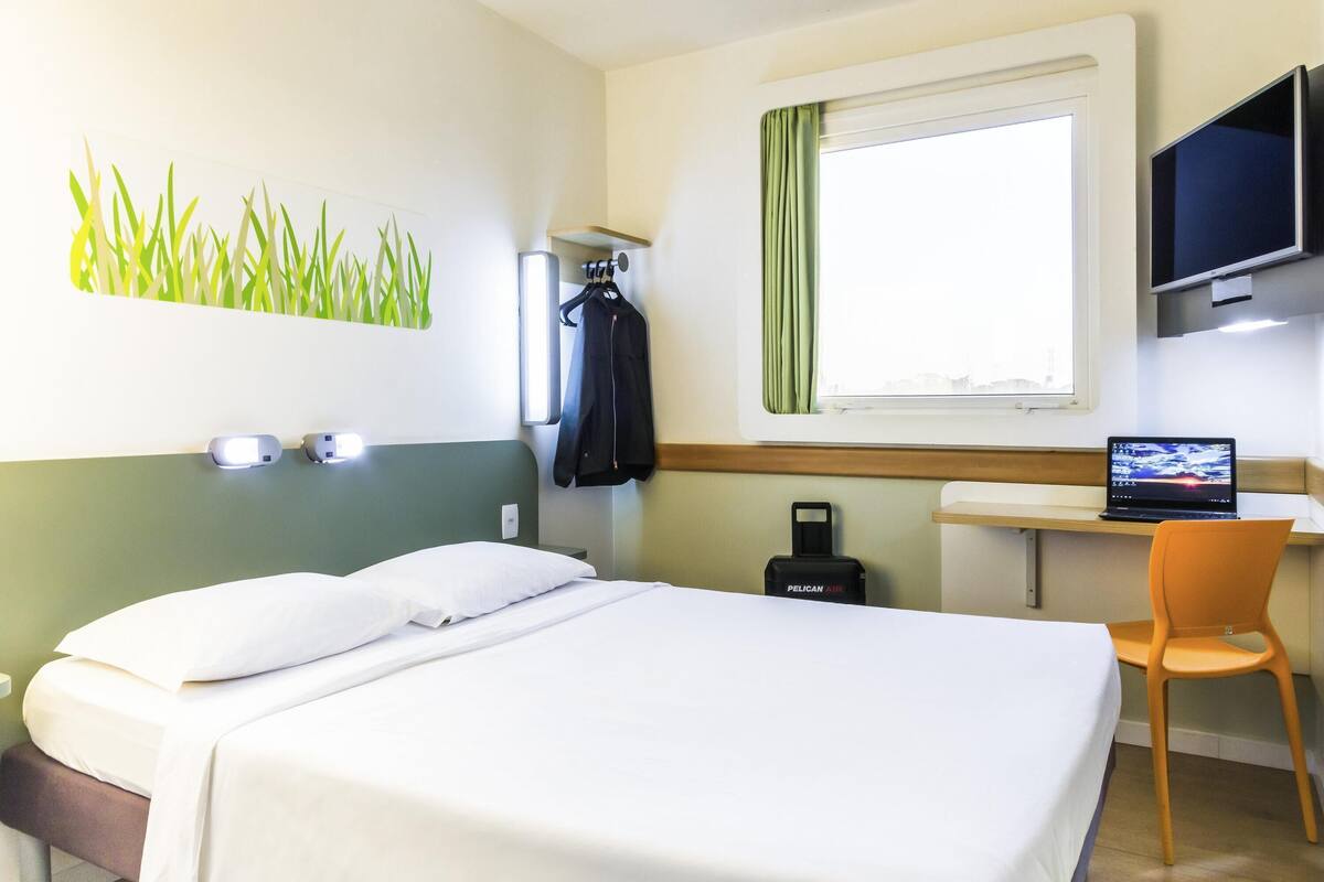 Apartemen, 1 Tempat Tidur Double | Meja kerja, tirai kedap cahaya, kedap suara, dan Wi-Fi gratis