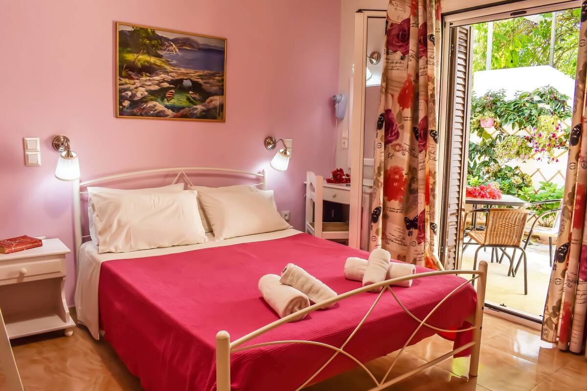 Egyptian cotton sheets, premium bedding, blackout curtains