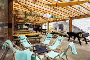 Petit déjeuner, déjeuner, dîner et brunch servis sur place