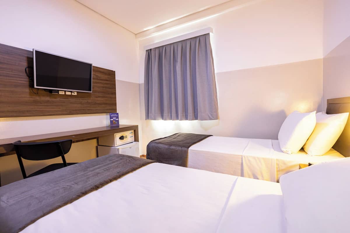 Habitación económica con 2 camas individuales, 2 camas individuales | Minibar, wifi gratis, ropa de cama