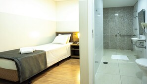 Minibar, free WiFi, bed sheets - Travel Inn Express Hotels Brás (São Paulo)